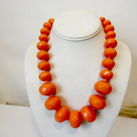 R. J. Graziano Coral Color Stone Necklace Size 16-1/2 Inch - Picture 8 of 8